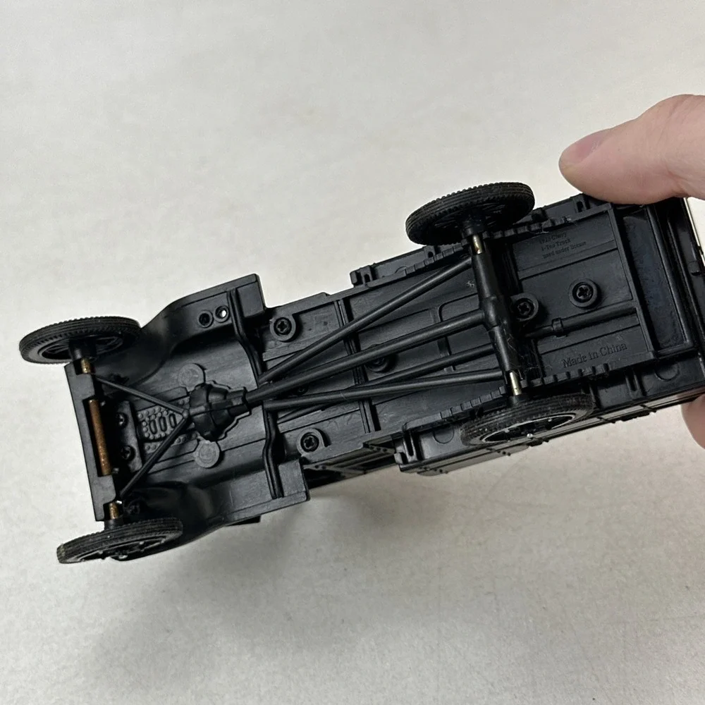 Chevrolet 1923 Series D 1 Ton Truck Stake Bed Diecast Model Vehicle Black 1:32